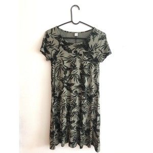 Old Navy Women's Sz XS Green Leaf Print Stretch Knit Short Sleeve T Shirt Dress